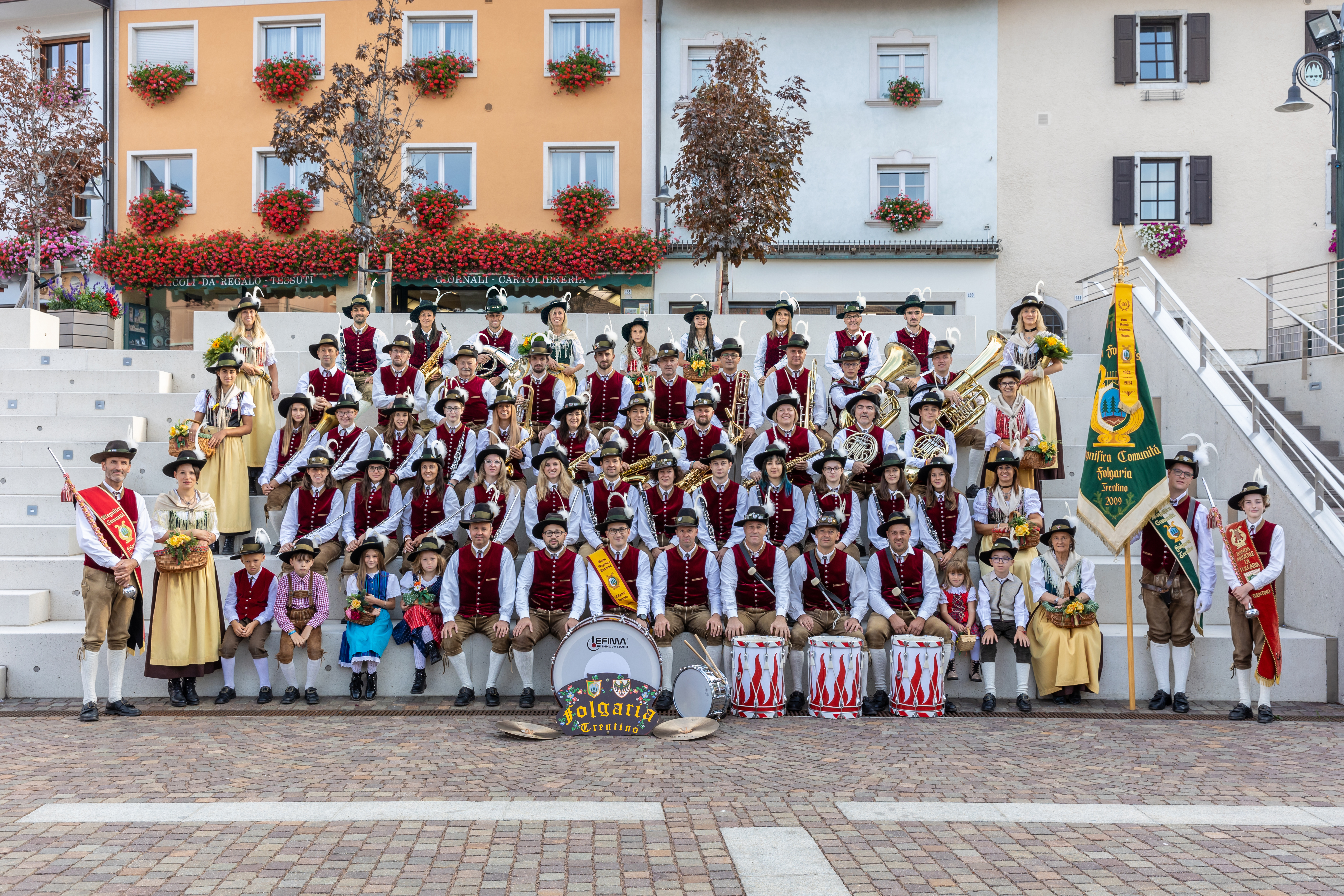 BANDA FOLKLORISTICA DELLA MAGNIFICA COMUNIT… DI FO
